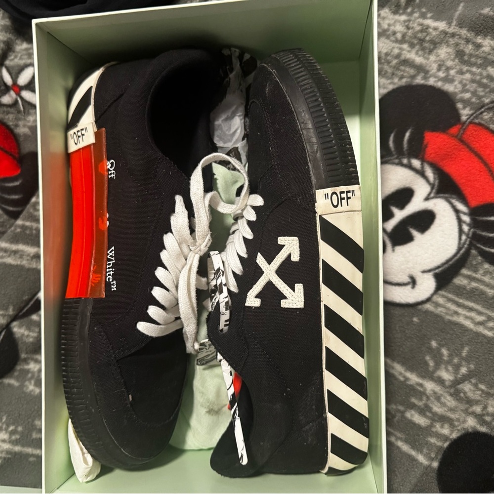 Off-White Sneakers